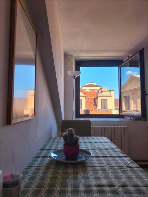 La Casa Di Marta - Ampia Ed Accogliente Mansarda In Piazza Statuto Turim Exterior foto